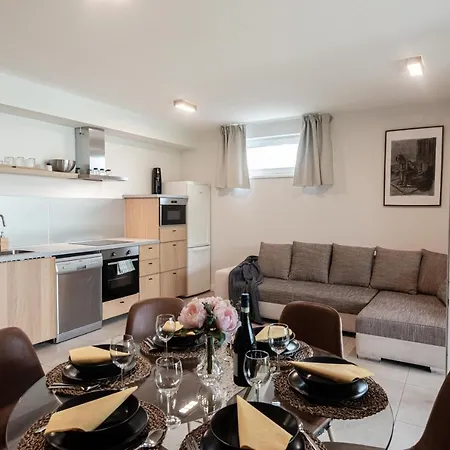 Oak Residents Siófok