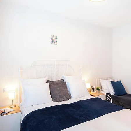 Apartament Oak Residents *
